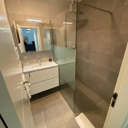 Modern 2 Bedrooms Flat In Center With Parking-3a * Luxemburg
